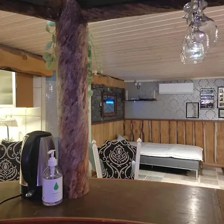 Villa Poeljaenmylly Kosken Rannalla Siilinjärvi