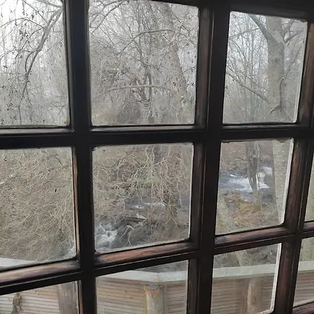 Poeljaenmylly Kosken Rannalla Villa *