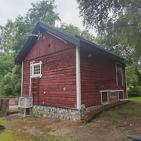 Villa Poeljaenmylly Kosken Rannalla Siilinjärvi
