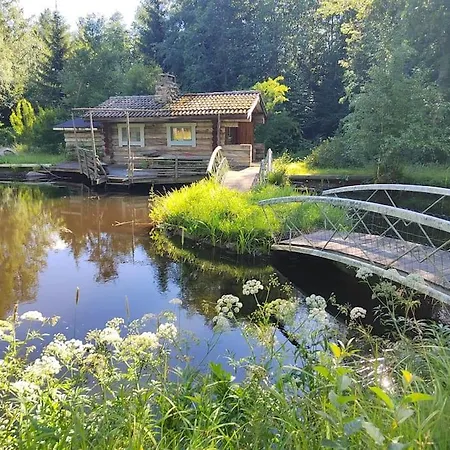 Poeljaenmylly Kosken Rannalla