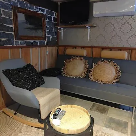 Poeljaenmylly Kosken Rannalla Villa *