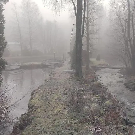 Poeljaenmylly Kosken Rannalla